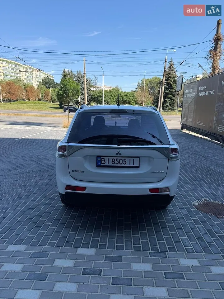 2013 Mitsubishi Outlander - мініатюра 5