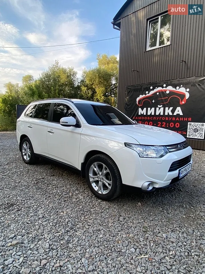 2013 Mitsubishi Outlander - мініатюра 2