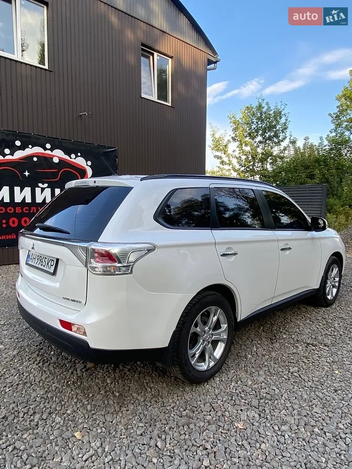2013 Mitsubishi Outlander - мініатюра 4