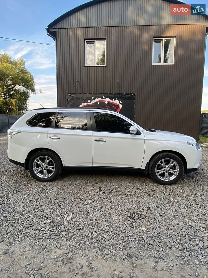 2013 Mitsubishi Outlander - мініатюра 3