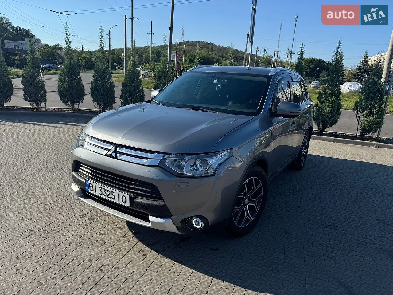 2014 Mitsubishi Outlander - фото 1