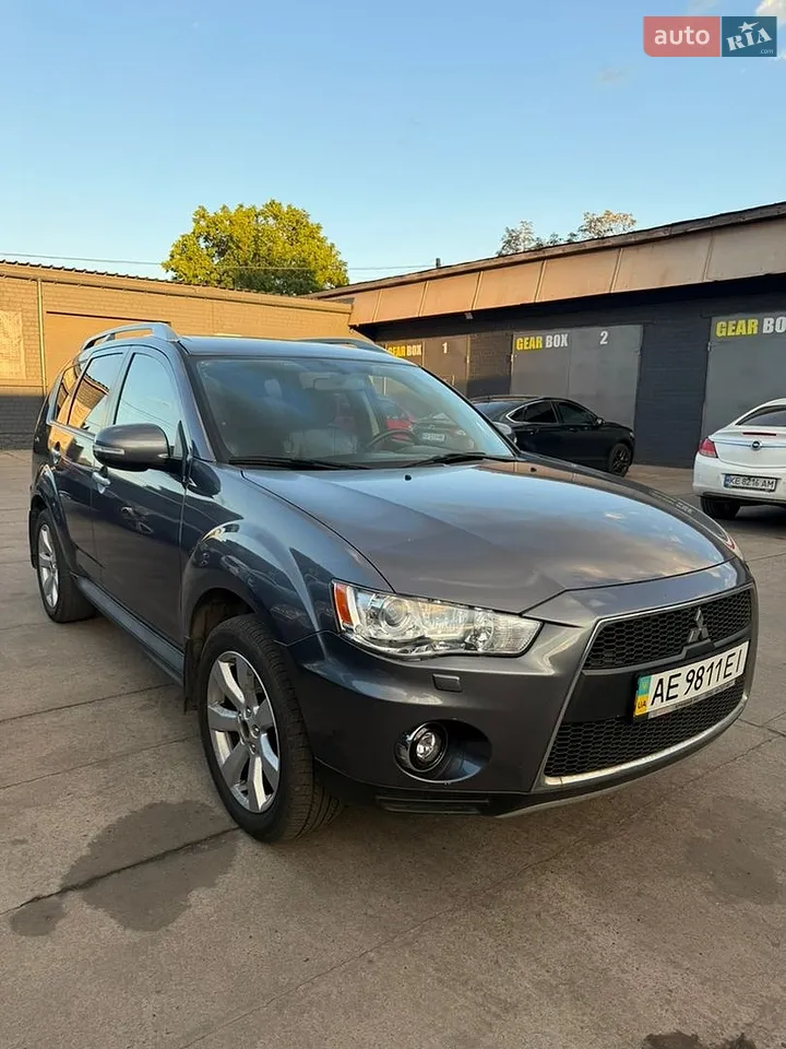 2010 Mitsubishi Outlander - мініатюра 2
