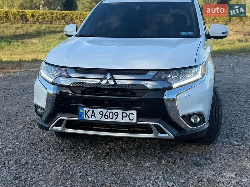 Mitsubishi Outlander 2020