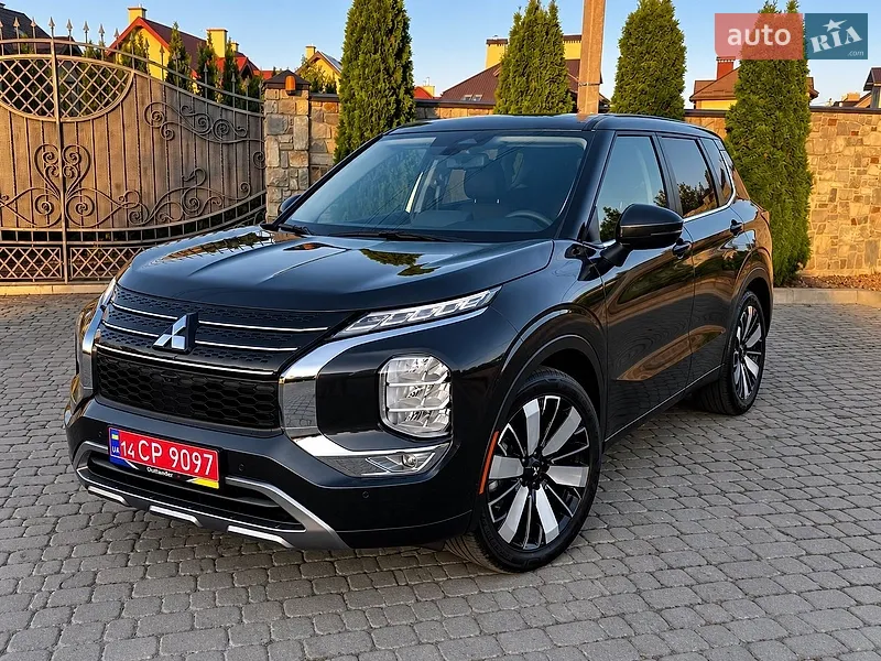 Mitsubishi Outlander 2025