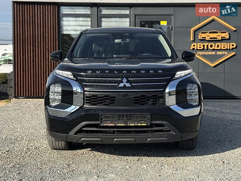 Mitsubishi Outlander 2023