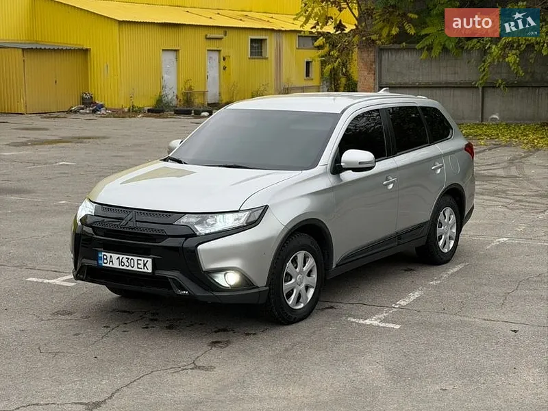 Mitsubishi Outlander 2020