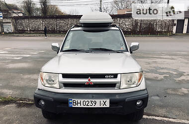 Mitsubishi Pajero Pinin  2001