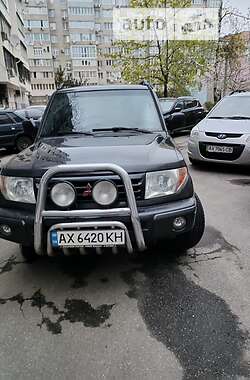 Mitsubishi Pajero Pinin  2002