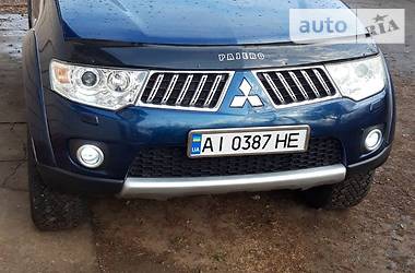 Mitsubishi Pajero Sport  2011