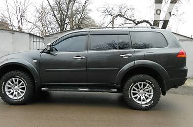 Mitsubishi Pajero Sport  2011