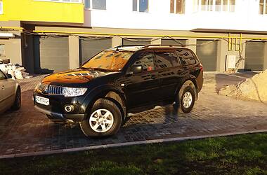 Mitsubishi Pajero Sport  2012