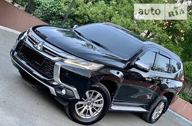 Mitsubishi Pajero Sport  2017