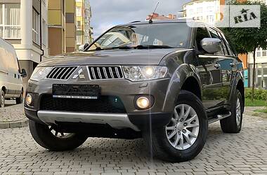 Mitsubishi Pajero Sport  2011