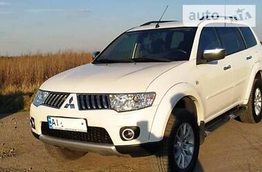 Mitsubishi Pajero Sport  2012