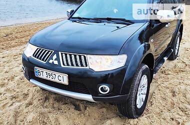 Mitsubishi Pajero Sport  2013