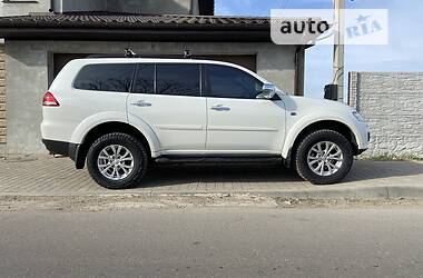 Mitsubishi Pajero Sport  2015