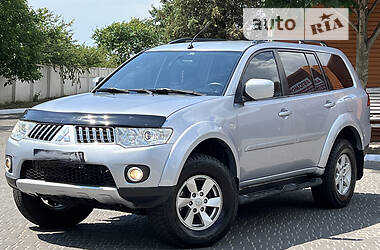 Mitsubishi Pajero Sport  2012