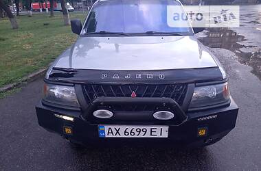 Mitsubishi Pajero Sport GLS 2001