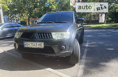 Mitsubishi Pajero Sport lux 2012