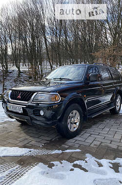 Mitsubishi Pajero Sport  2001