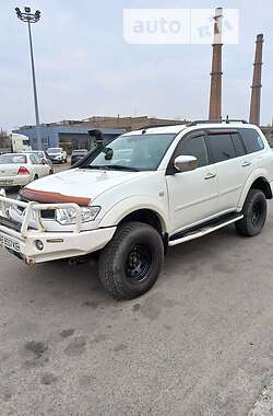 Mitsubishi Pajero Sport  2010