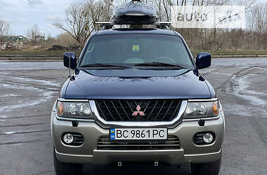 Mitsubishi Pajero Sport  2000