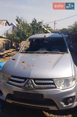 Mitsubishi Pajero Sport  2013