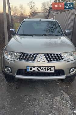 Mitsubishi Pajero Sport  2012