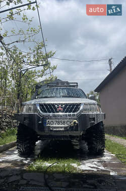 Mitsubishi Pajero Sport  2002
