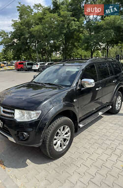 Mitsubishi Pajero Sport  2013