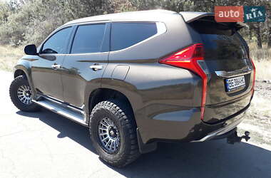 Mitsubishi Pajero Sport  2016