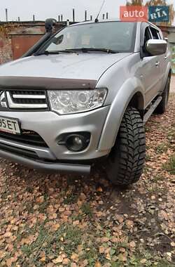 Mitsubishi Pajero Sport 2015