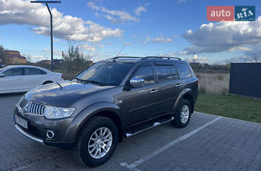 Mitsubishi Pajero Sport  2011