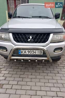Mitsubishi Pajero Sport  2002