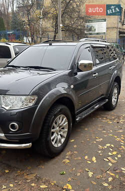 Mitsubishi Pajero Sport 2011