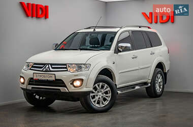 Mitsubishi Pajero Sport  2015