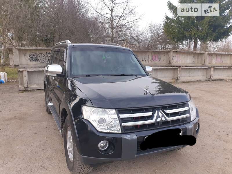 Универсал Mitsubishi Pajero Wagon