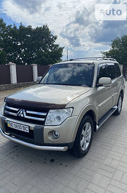 Mitsubishi Pajero Wagon  2008