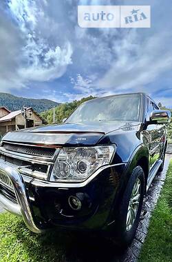 Mitsubishi Pajero Wagon Black 2014