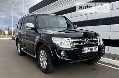 Mitsubishi Pajero Wagon  2011