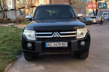 Mitsubishi Pajero Wagon  2011
