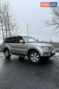 Mitsubishi Pajero Wagon  2009