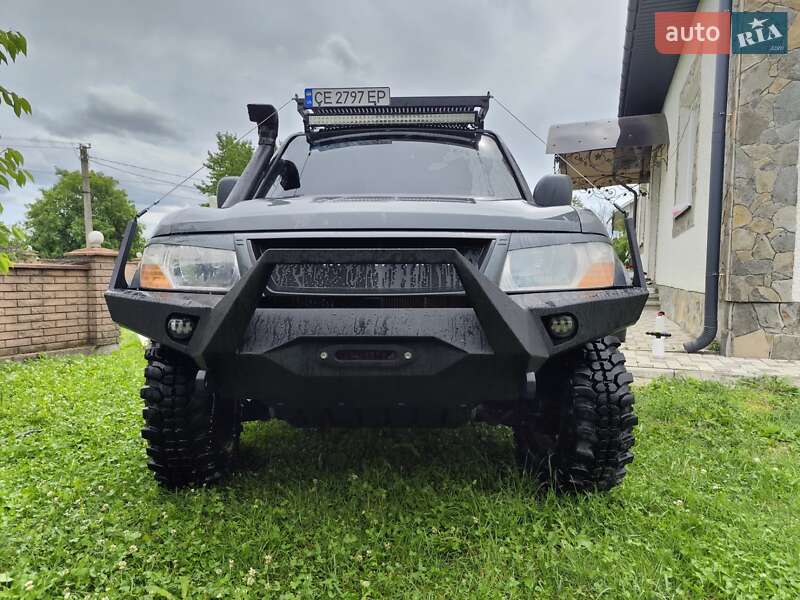 Mitsubishi Pajero 2002 року в Чернівцях