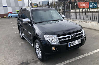 Mitsubishi Pajero Wagon  2011