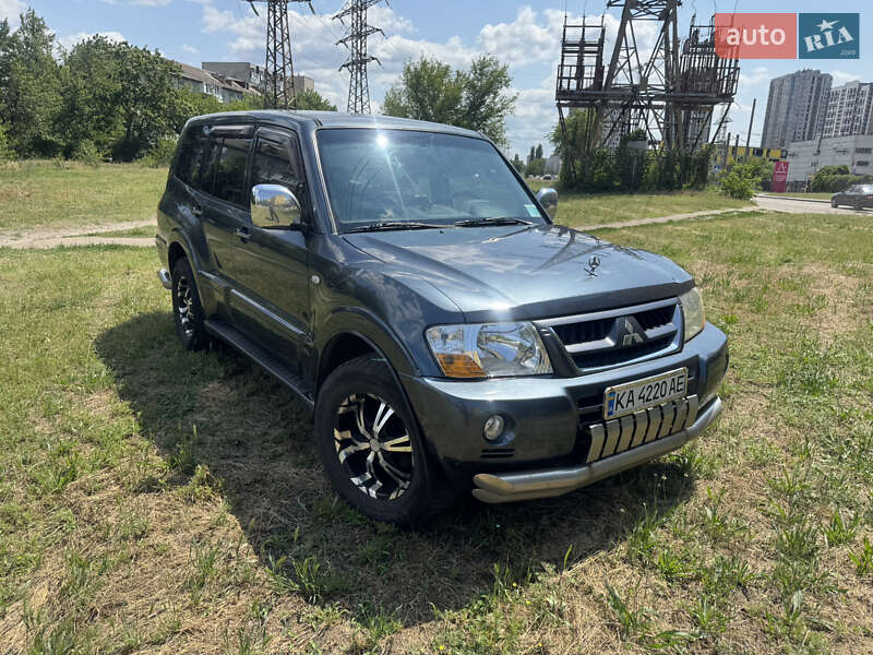 Mitsubishi Pajero Wagon
