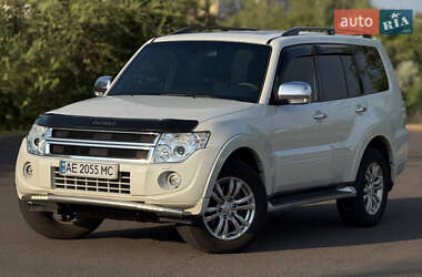 Mitsubishi Pajero Wagon 2014
