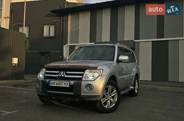 Mitsubishi Pajero Wagon  2010