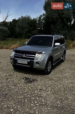 Mitsubishi Pajero Wagon  2011