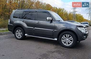 Mitsubishi Pajero Wagon  2013