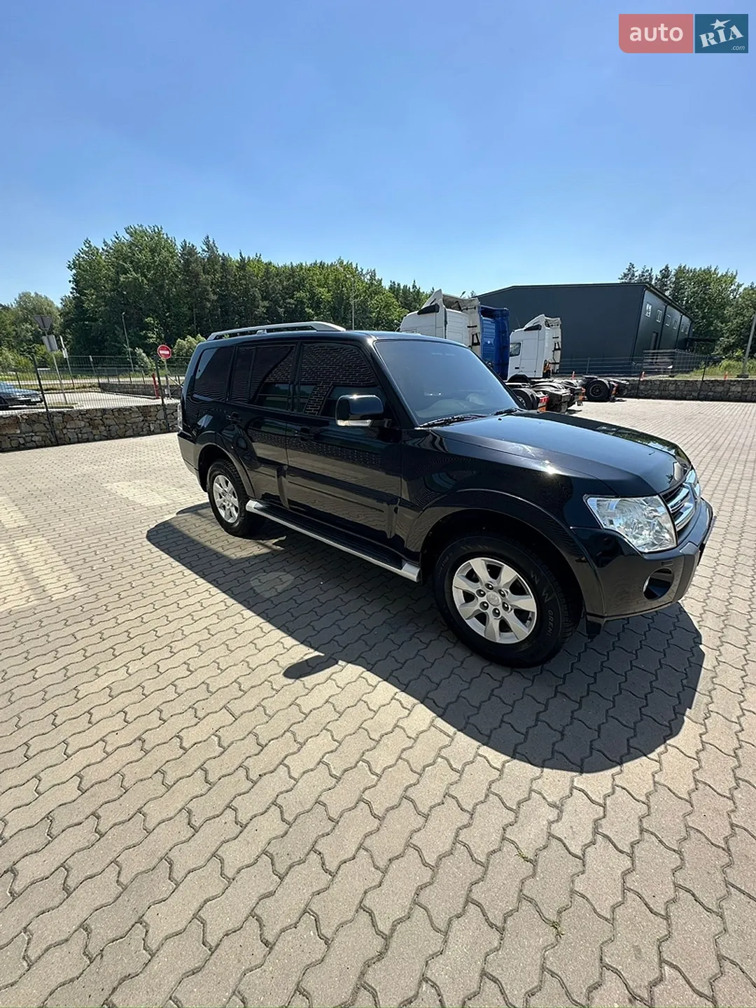 Mitsubishi Pajero Wagon 2011 VIN JMBLYV93WAJ001029 фото оголошення 5 з 5
